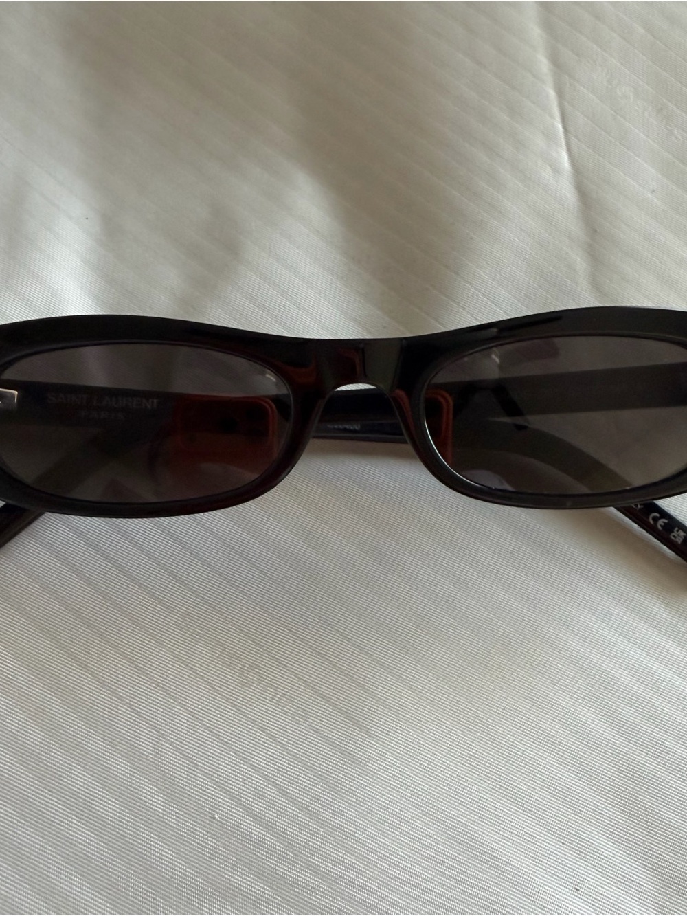 Saint Laurent Black Oval-Rectangle Sunglasses with Dark Lenses ASO Hailey Bieber - Picture 3 of 8